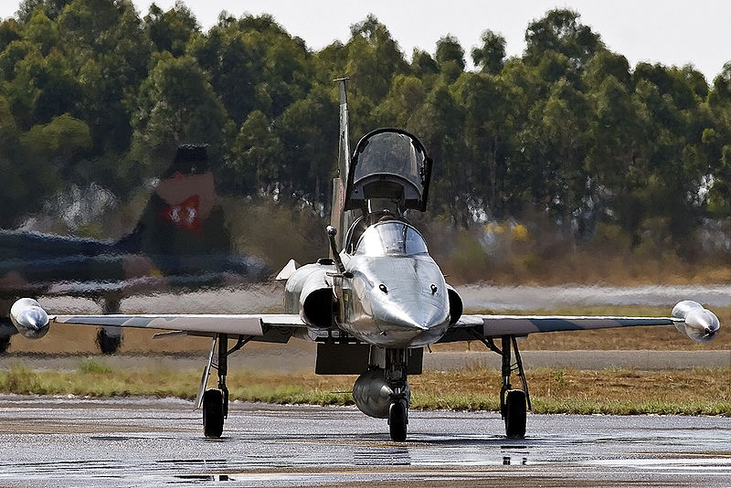 File:Venezuelan VF-5As returning (11091706004).jpg