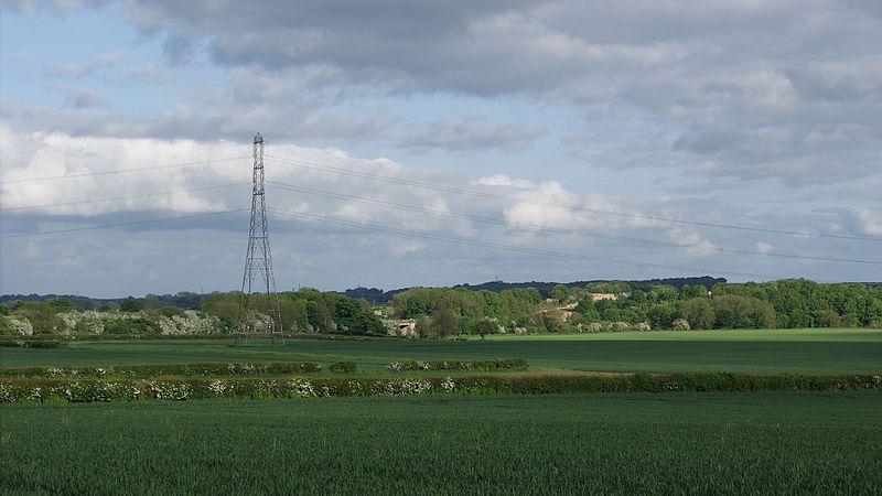 File:View towards Tadcaster from Thorp Arch (24th May 2016).jpg