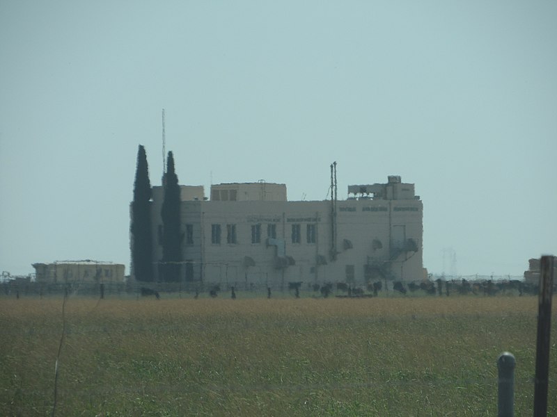 File:Voice of America building outside of Dixon.jpg