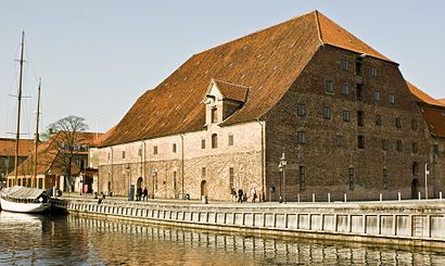 How to get to Kongernes Lapidarium with public transit - About the place