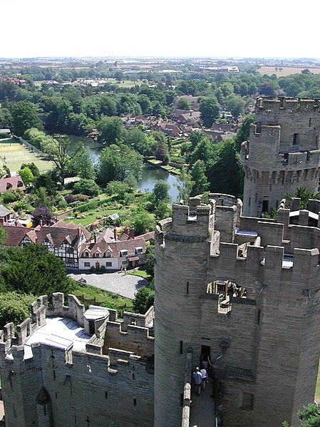 File:Warwick castle exterior.jpg