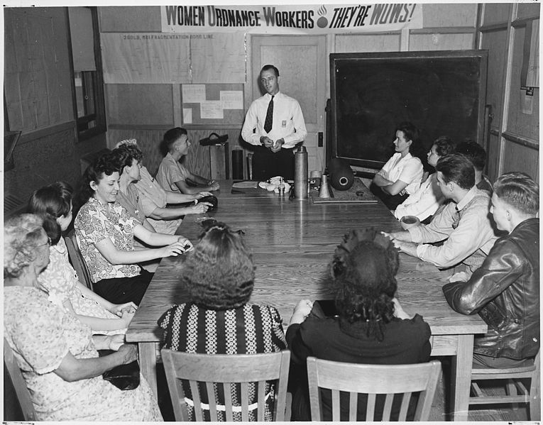 File:Women move into the wartime labor force - NARA - 292124.jpg