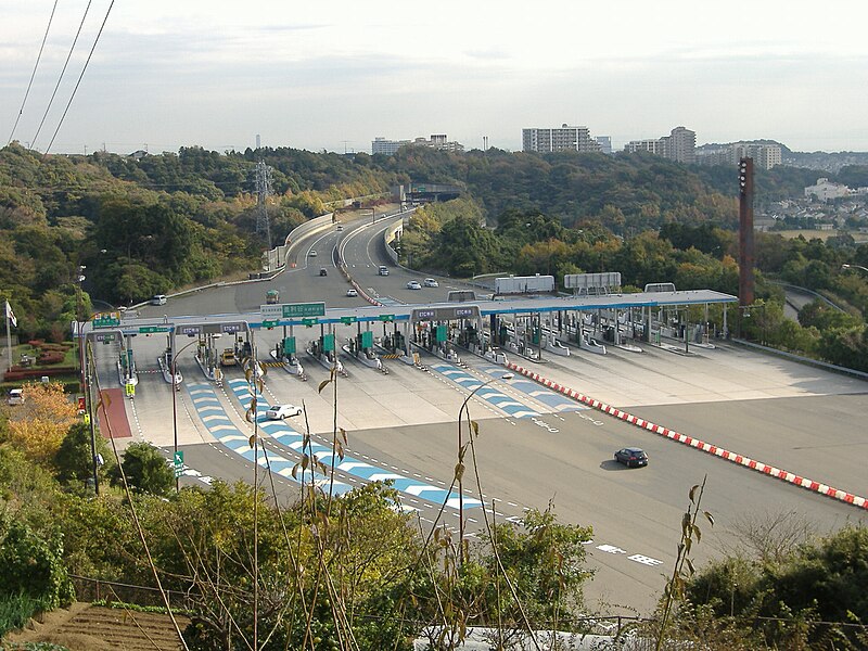 File:Yokoyoko Kamariya Tollgate01.JPG