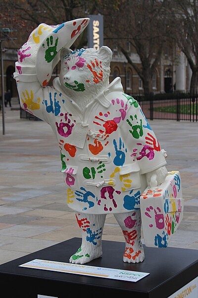 File:"Paws", Paddington Bear, Duke of York Square - geograph.org.uk - 4268807.jpg