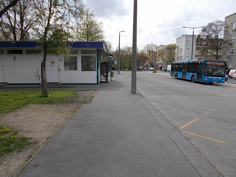 File:'Csepel, Csillagtelep' Busbahnhof, Bus Linie 35 (NAY-312), 2023 Csepel.jpg