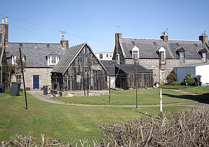 File:'Tarry sheds' in North Square - geograph.org.uk - 2404074.jpg