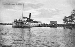 Ångbåtsbryggan på Gräddö, omkring år 1910.