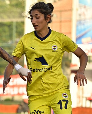 <span class="mw-page-title-main">İpek Kaya</span> French-born Turkish footballer