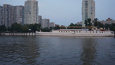 Причал кленовый бульвар метро. Причал кленовый бульвар. Нагатинская набережная причал кленовый бульвар. Теплоход причал кленовый бульвар. Причал кленовый бульвар Москва.