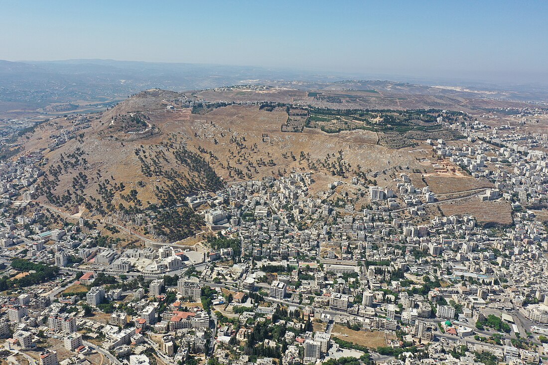 基立心山