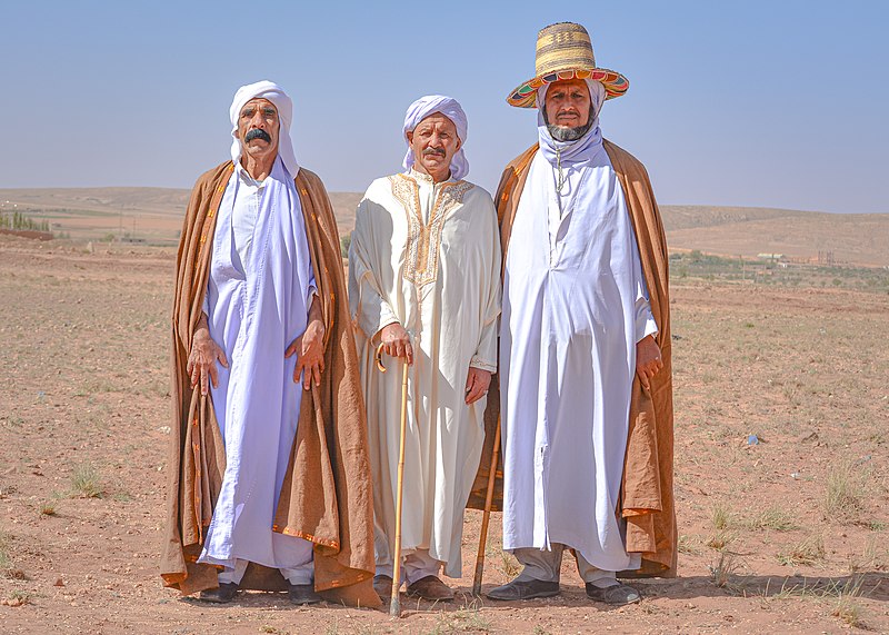 File:للباس الرجل التقليدي الجزائري.jpg