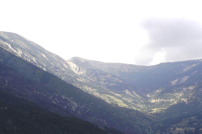 File:002-La vall del riu d'Odèn al Montnou.JPG