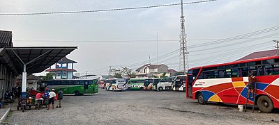 Area Parkir Bus Ekonomi