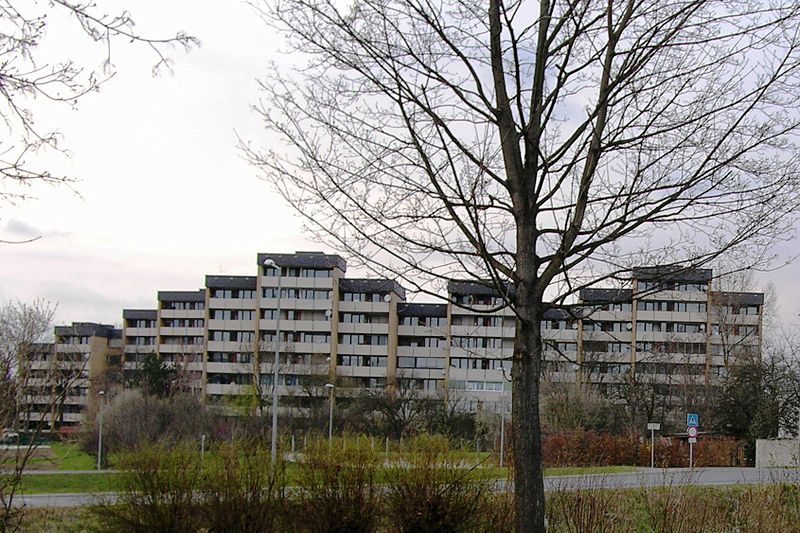 File:20080322 LiebenauPuchwohnblock2.JPG