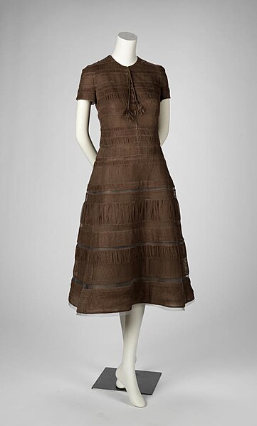 File:2008 Ralph Rucci dress, brown cotton net 01.jpg