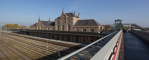 The station building, the track system and the pedestrian bridge (2015)