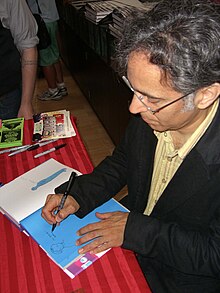 Mazzucchelli sketching the titular character in a fan's copy of the book at a June 2012 signing at Midtown Comics in Manhattan. 6.28.12DavidMazzuchelliByLuigiNovi48.jpg