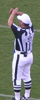 <span class="mw-page-title-main">Alberto Riveron</span> American football official (born 1960)