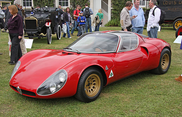 Prototype's side profile. (Alfa Romeo museum replica).