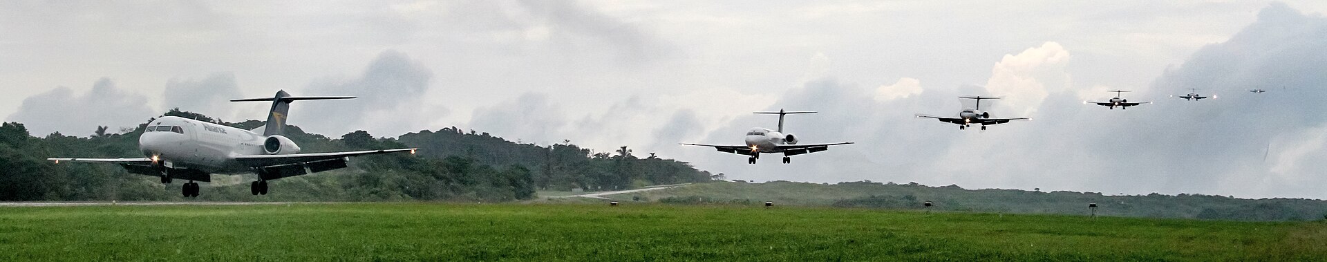 Plane lands at Christmas Island Airport. 