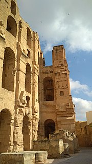 Миниатюра для Файл:Amphitheatre of El Jem external 03.jpg