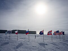 Amundsen–Scott South Pole Station 03.jpg