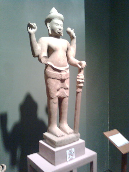 File:Angkor National Museum 01.jpg