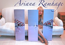 Ariana Ramhage med sin tavla föreställande Gullholmen