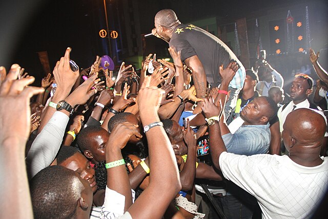 HKN's Davido entertaining the crowd at the Lagos Countdown 2012 in Nigeria