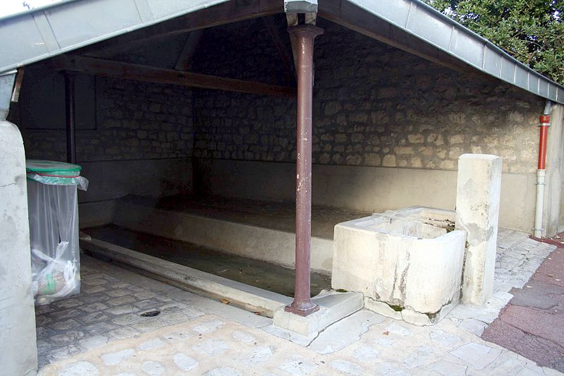 File:Aubergenville - Lavoir02.jpg