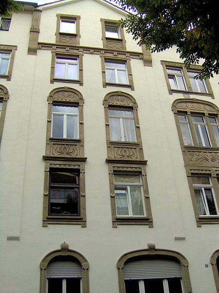 File:August-Hecht-Str 26 -Detail- Offenbach am Main.JPG