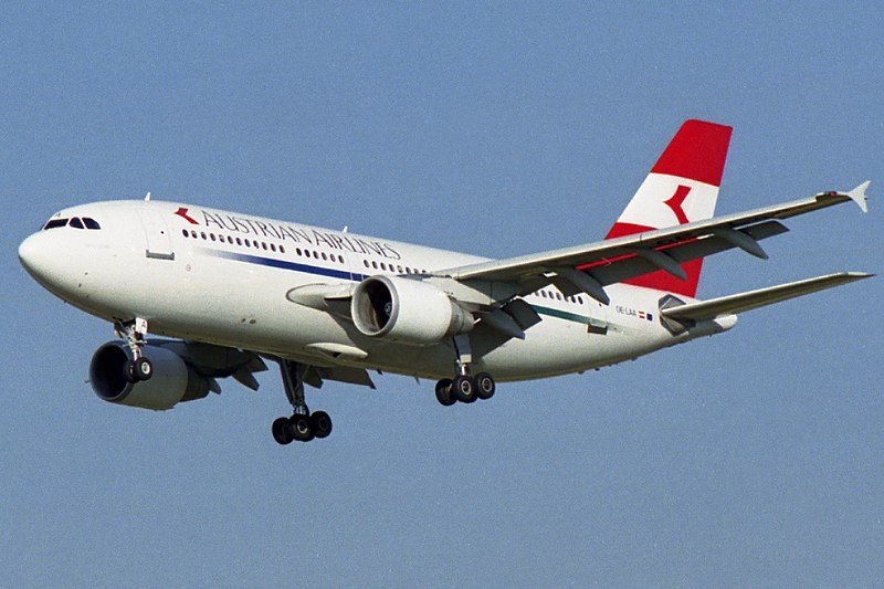 File:Austrian Airlines Airbus A310-324-ET OE-LAA "New York" (23395130673).jpg