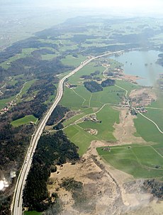 Autobahn A8 beim Seehamer See (Luftbild)-2.jpg