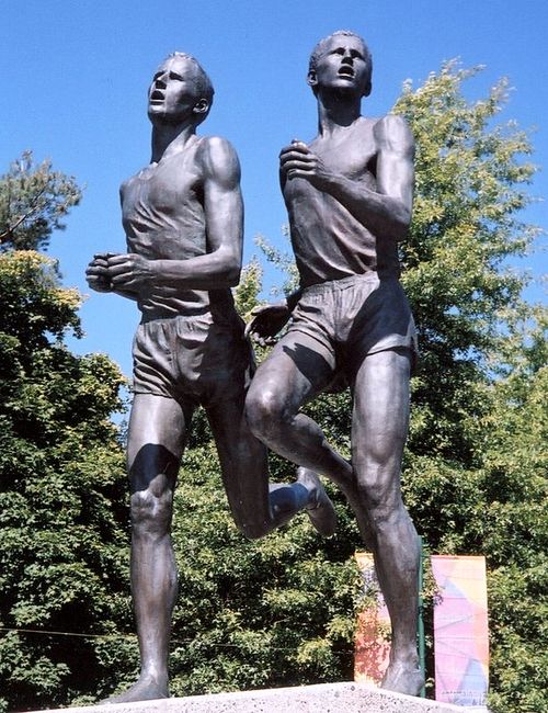 Statue outside the Pacific National Exhibition in Vancouver immortalizing the moment in "The Miracle Mile" when Bannister (left) passed Landy