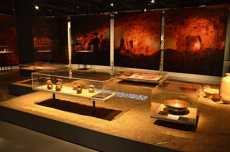 File:Bar Kokhba exhibition, Eretz Israel Museum (31608533360).jpg