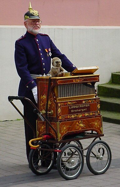 File:Barrel organ Lippstadt.JPG