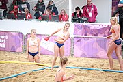 Deutsch: Beachhandball bei den Olympischen Jugendspielen 2018; Tag 6, 12. Oktober 2018; Mädchen, Hauptrundenspiel – Ungarn-Niederlande 2:1 English: Beach handball at the 2018 Summer Youth Olympics at 12 October 2018 – Girls Main Round – Hungary-Netherlands 2:1