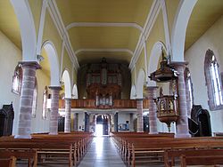 Vue de la nef vers la tribune d'orgue