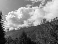 Bergtocht van Cogolo di Peio naar M.ga Levi in het Nationaal park Stelvio (Italië). Wolkenveld boven het dal.
