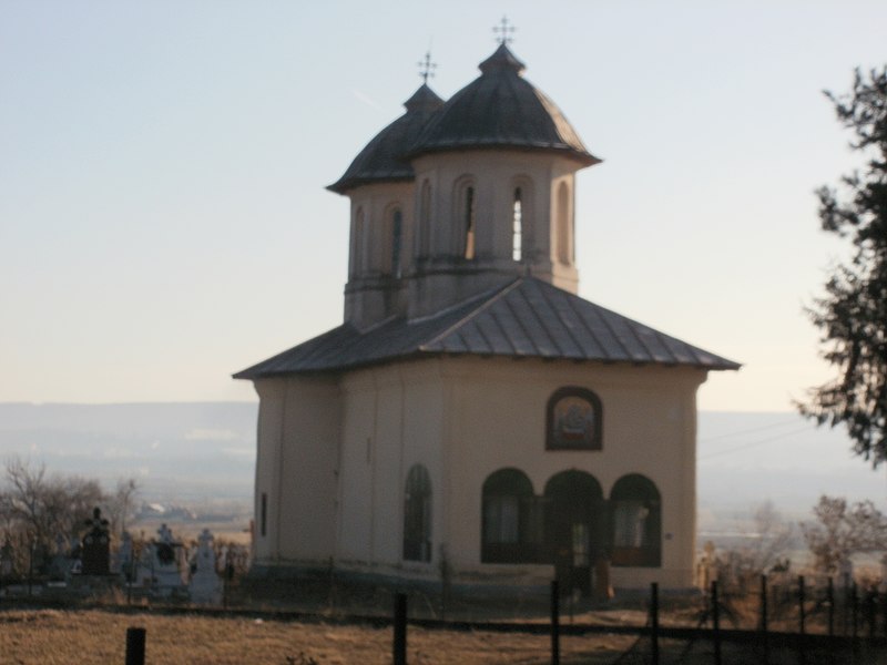 File:Biserica cu hramul ADORMIREA MAICII DOMNULUI - panoramio.jpg