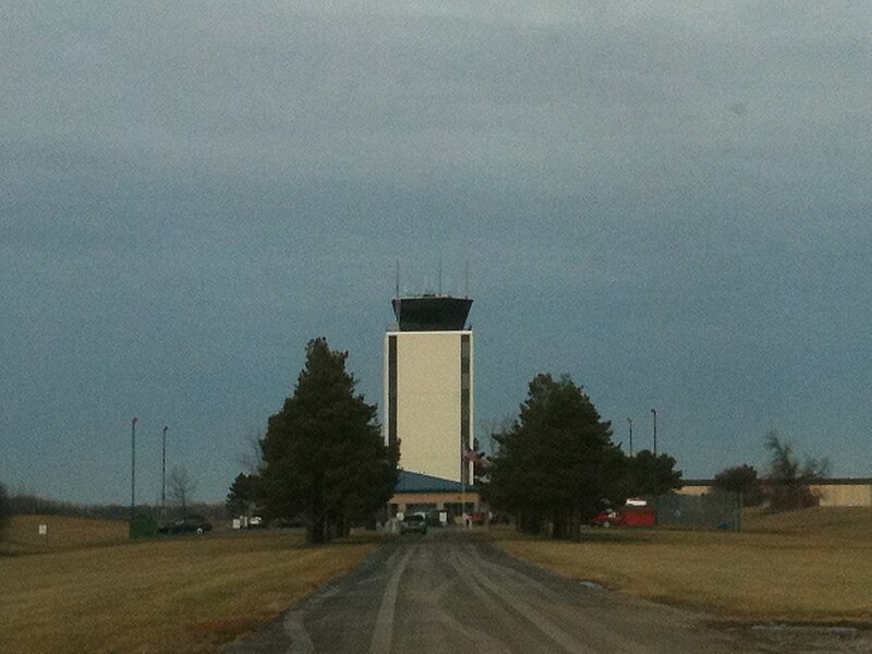 File:Bishop International Airport Air Traffic Control Tower.JPG