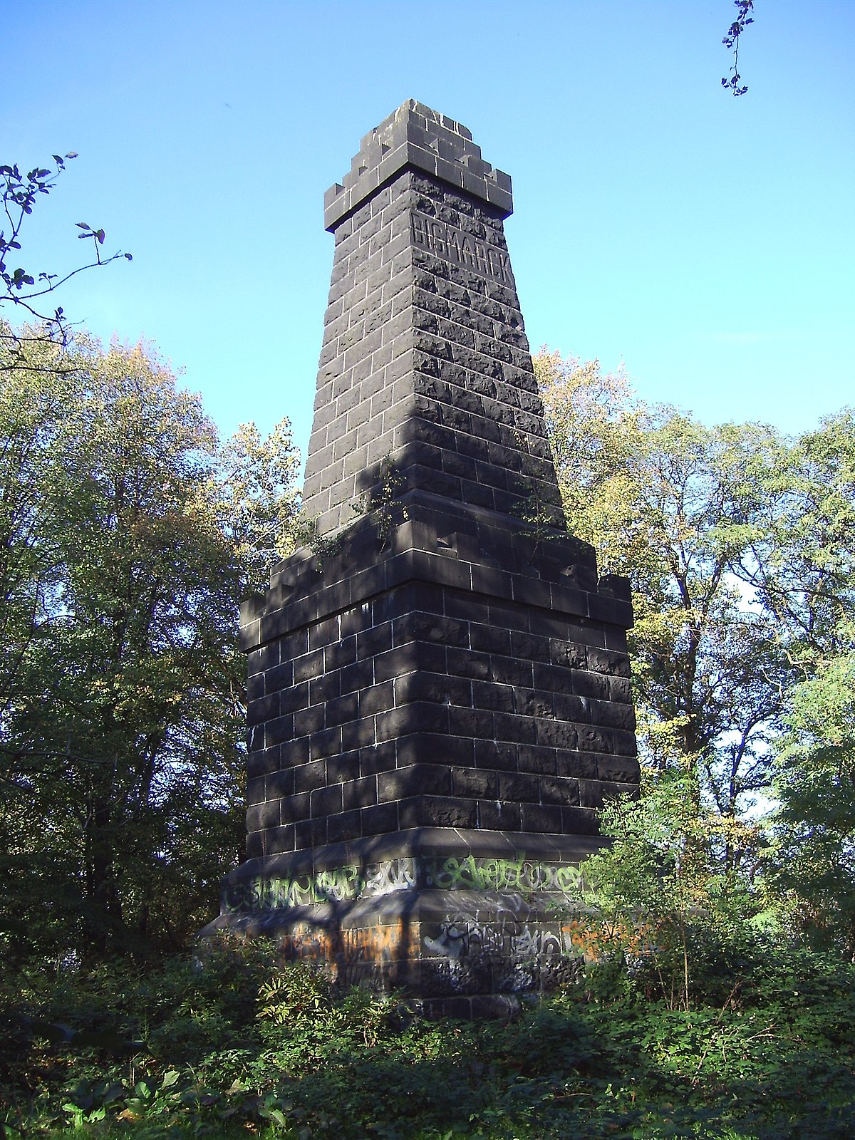 памятники башня