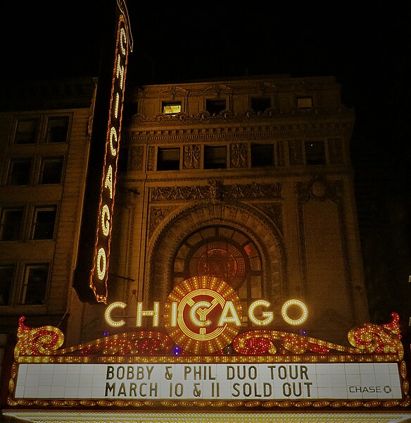 File:Bobby & Phil Duo, Chicago Theatre, Chicago, IL, 3-10-18 - 12.jpg