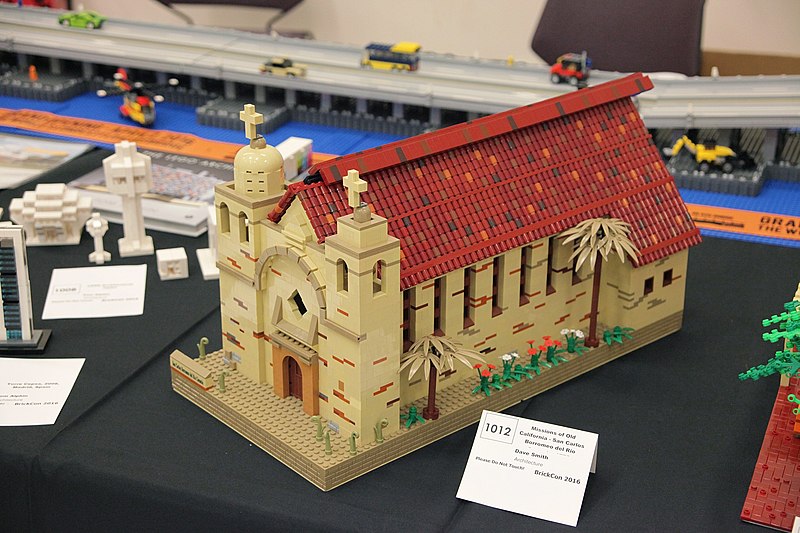 File:BrickCon 2016 (29841422800).jpg