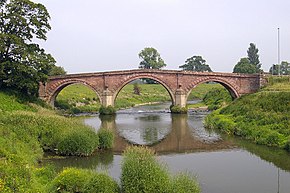 Bridge at Llandrinio - geograph.org.uk - 462334.jpg