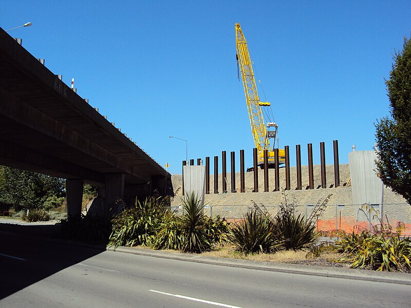 File:Bridge duplication on Christchurch Southern Motorway construction at Lincoln Road Dec 2012.jpg