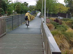 Brug over spoorweg fietspad sth van Wairakei.jpg