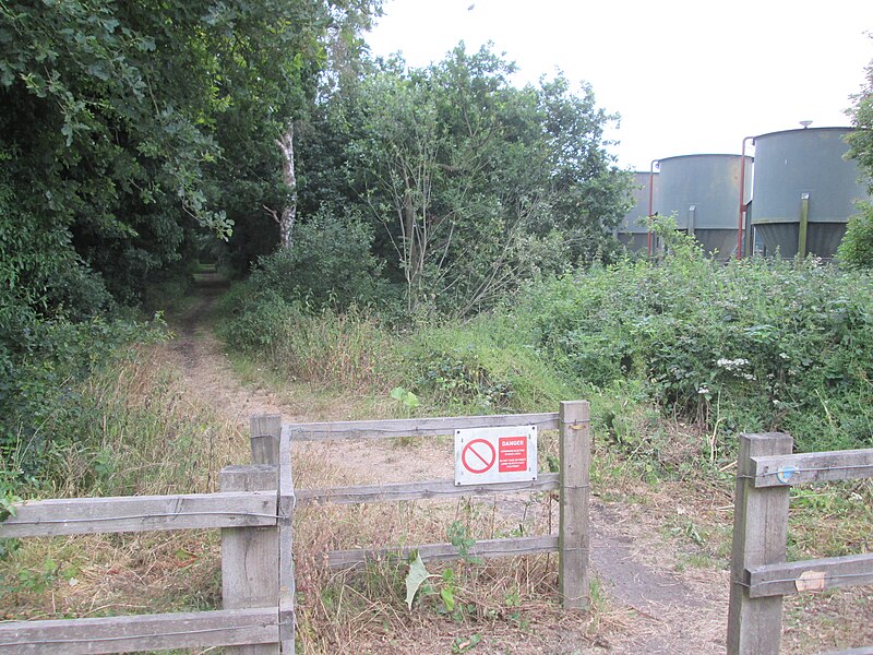 File:Bubwith Rail Trail toward the former Holme Moor station - geograph.org.uk - 5975342.jpg