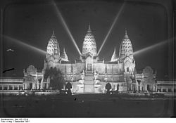 Bundesarchiv Bild 102-12310, Paryż, Kolonialausstellung, Indischer Tempel.jpg