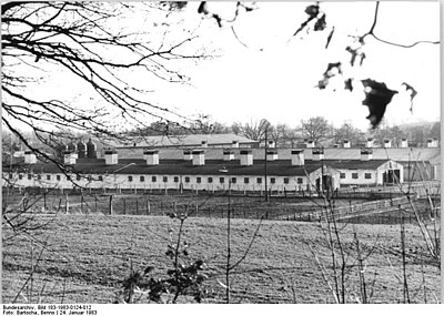 Bundesarchiv Bild 183-1983-0124-012, VEG Strasburg, Schweinemastanlage.jpg